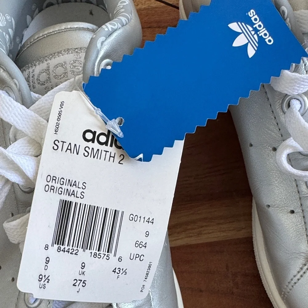 Stan Smith Adidas Silver Sneakers men 9.5 - Picture 2 of 12